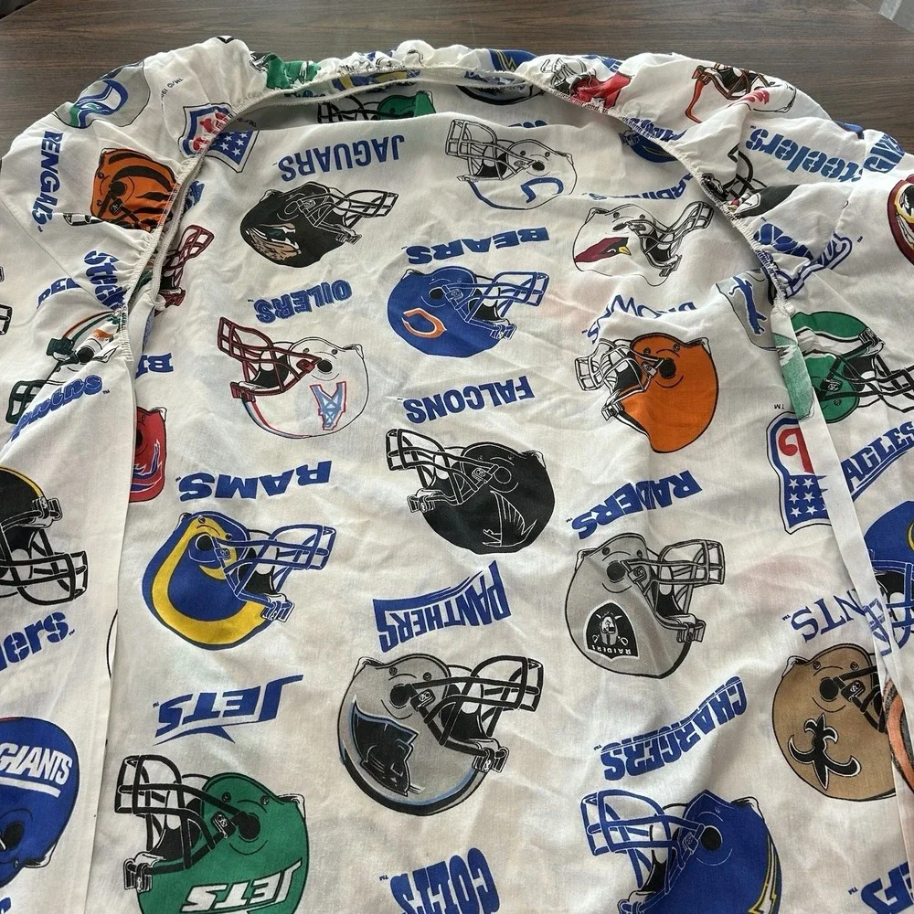 Vintage 1995 NFL Fitted Twin Sheet All-Team Helmet Logo American Football USA